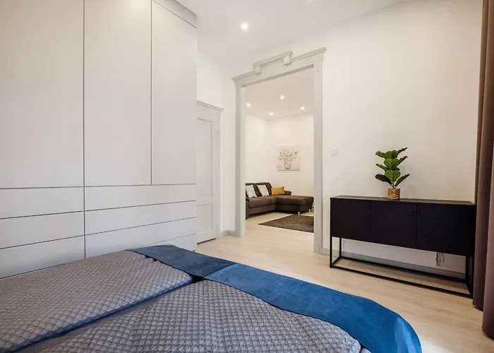Elegant Two-bedroom In The Centre