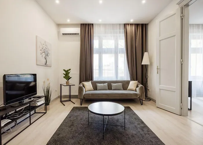 Elegant Two-bedroom In The Centre