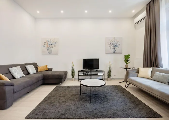 Elegant Two-bedroom In The Centre Budapest