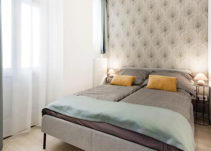 Elegant Two-bedroom In The Centre Lägenhet *