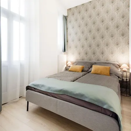 Elegant Two-bedroom In The Centre Daire *